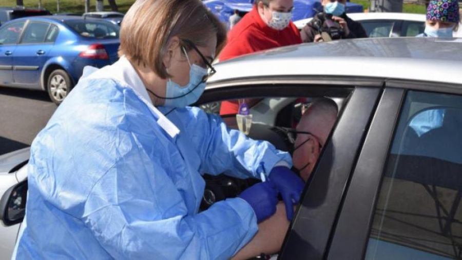 COVID-19. Sub 400 de gălăţeni au primit prima doză de vaccin