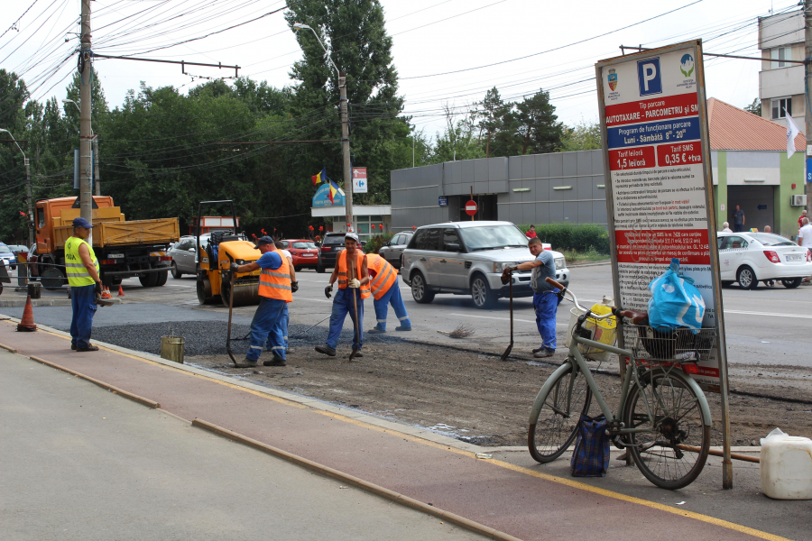 Intervenţie în urma reportajului ”Viaţa liberă”. Micro 18 scapă de gropile de la strada Brăilei