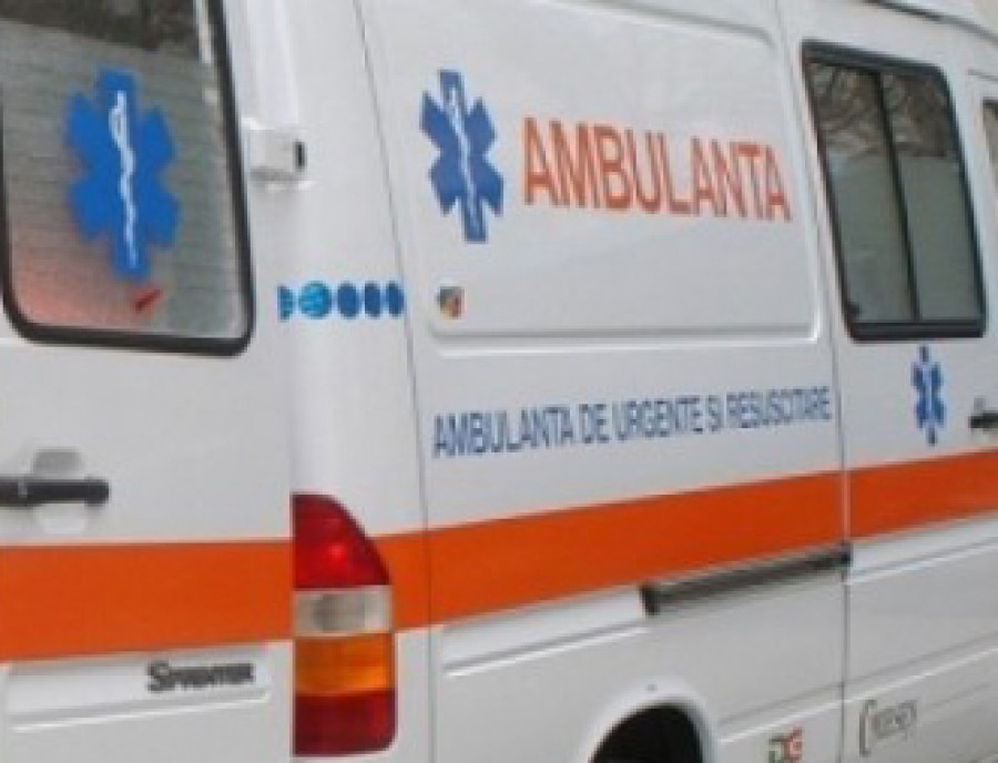 Adolescent ACCIDENTAT GRAV de tractorul condus de bunicul său