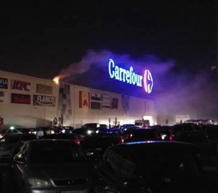 UPDATE: INCENDIU la mall