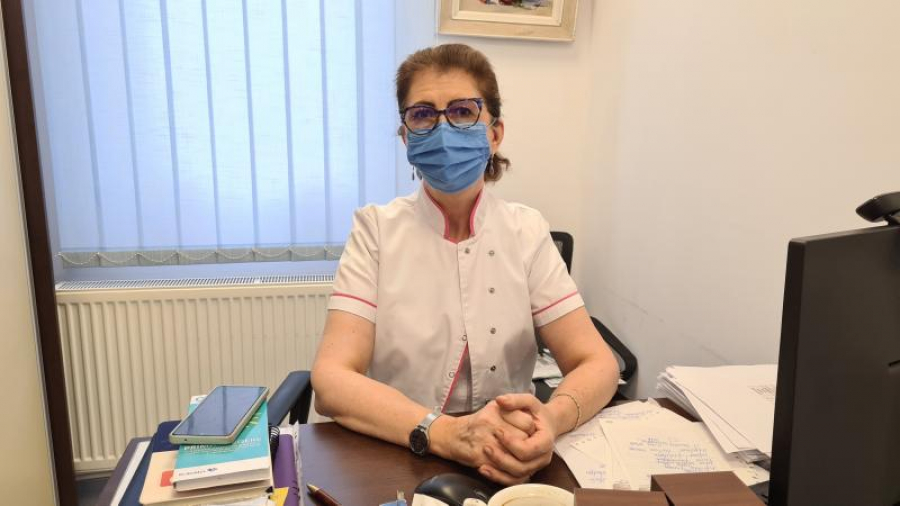Unii bolnavi de cancer refuză tratamentul, de teama COVID-19. INTERVIU cu medicul oncolog Laura Rebegea