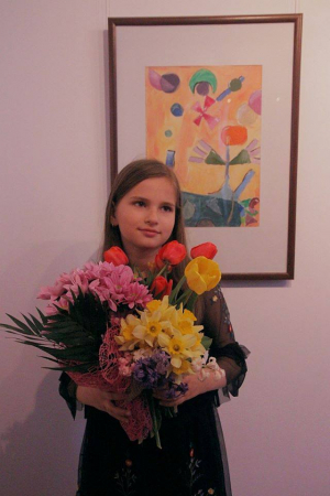 La doar nouă ani, Anastasia expune la Biblioteca Franceză
