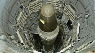 Polonia, dispusă să găzduiască arme nucleare NATO