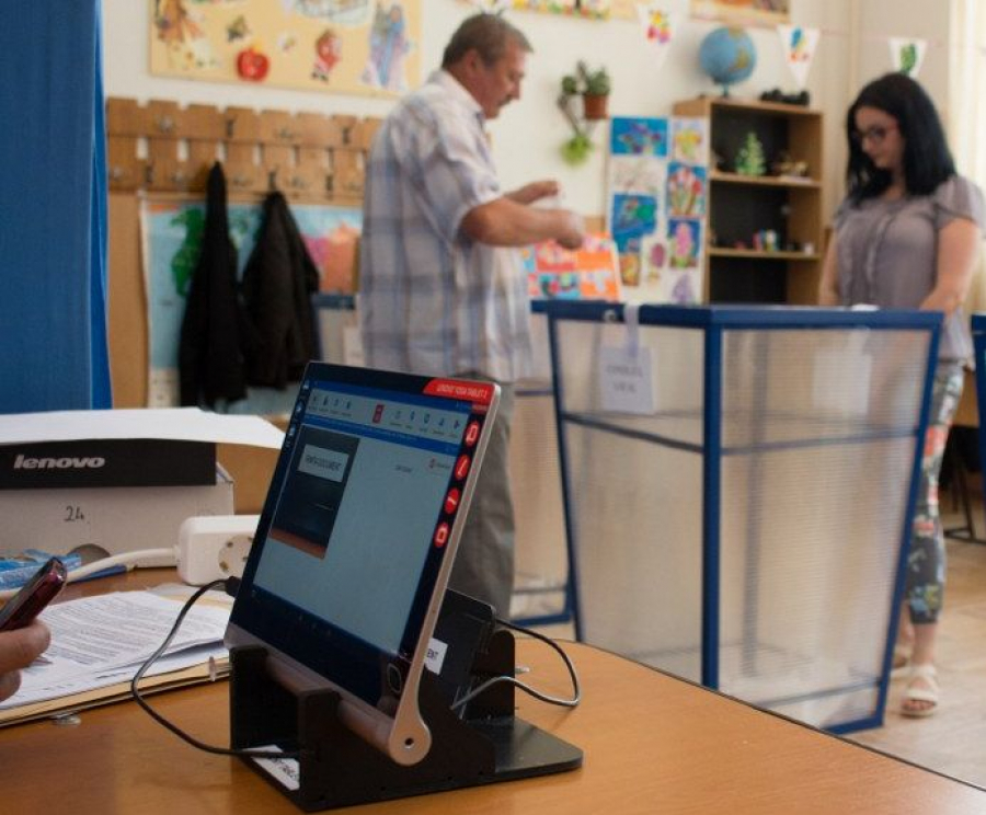 Primul tur al alegerilor prezidenţiale: Doar 44,06 la sută prezenţă la vot în judeţul Galaţi