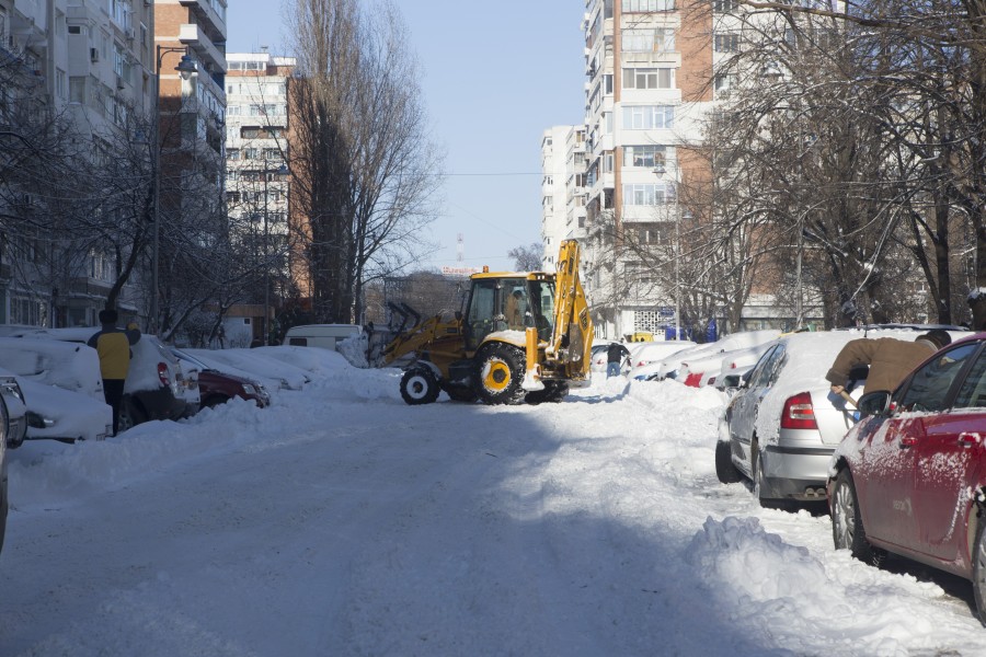 PRIMARUL, NEMULŢUMIT DE DESZĂPEZIRE: Firmele care fac deszăpezirea vor fi SANCŢIONATE