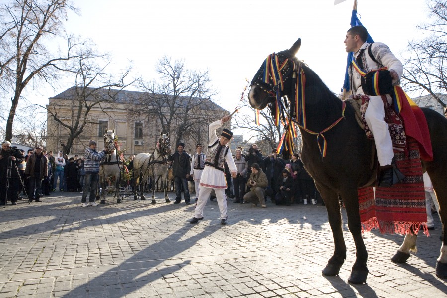 Galaţiul, invadat de COLINDĂTORI/ Festivalul de Datini şi Obiceiuri de Crăciun şi Anul Nou