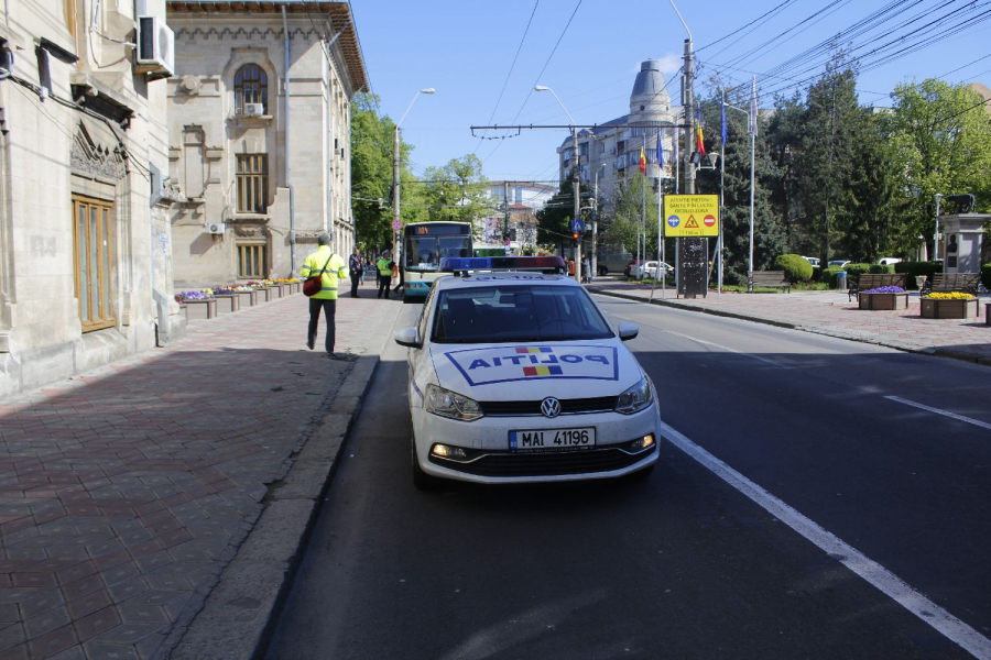 ACCIDENT în autobuzul 104. O femeie a fost rănită din cauza unui şofer inconştient