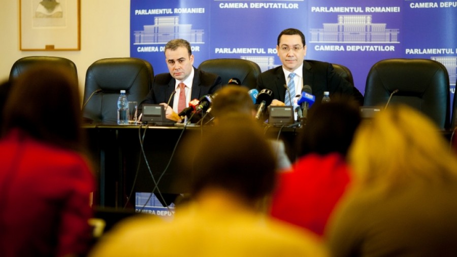Darius Vâlcov a DEMISIONAT din funcţia de ministru al Finanţelor