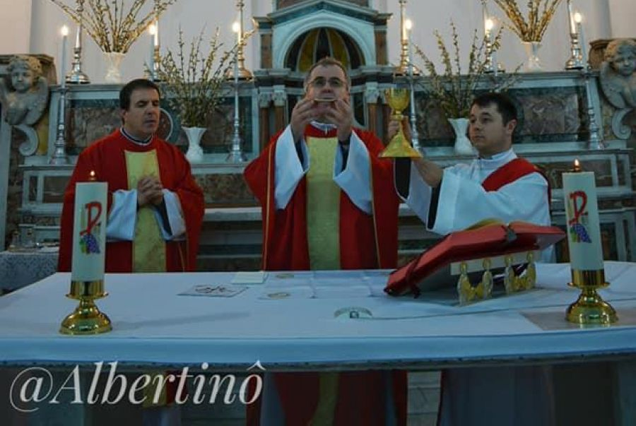 Liturghiile romano-catolice, transmise pe Facebook