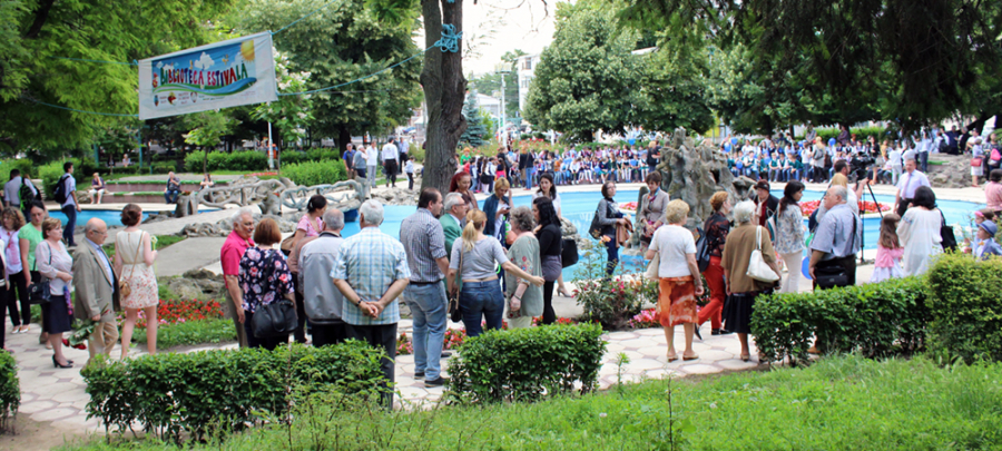 Copiii şi adolescenţii, aşteptaţi în vacanţă la Bibliotecă