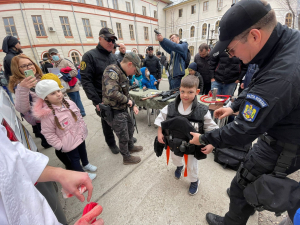 UPDATE. Sute de copii gălăţeni au sărbătorit Ziua Poliţiei (FOTO și VIDEO)