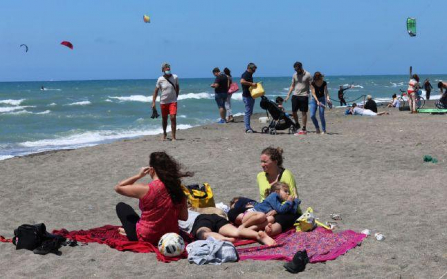 Restricții ridicate pentru vacanța la mare