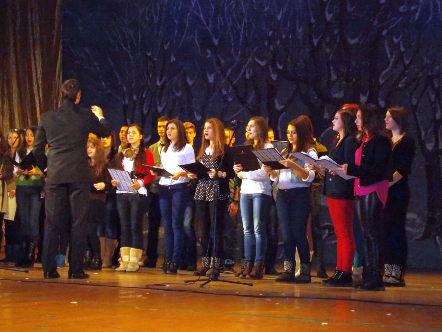 Elevii de la Artă au cântat în primă audiţie