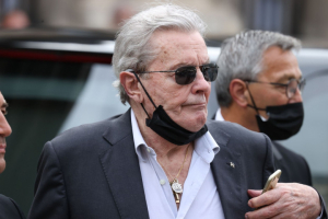 Alain Delon, plasat sub protecţie judiciară. Amurgul unui „zeu”