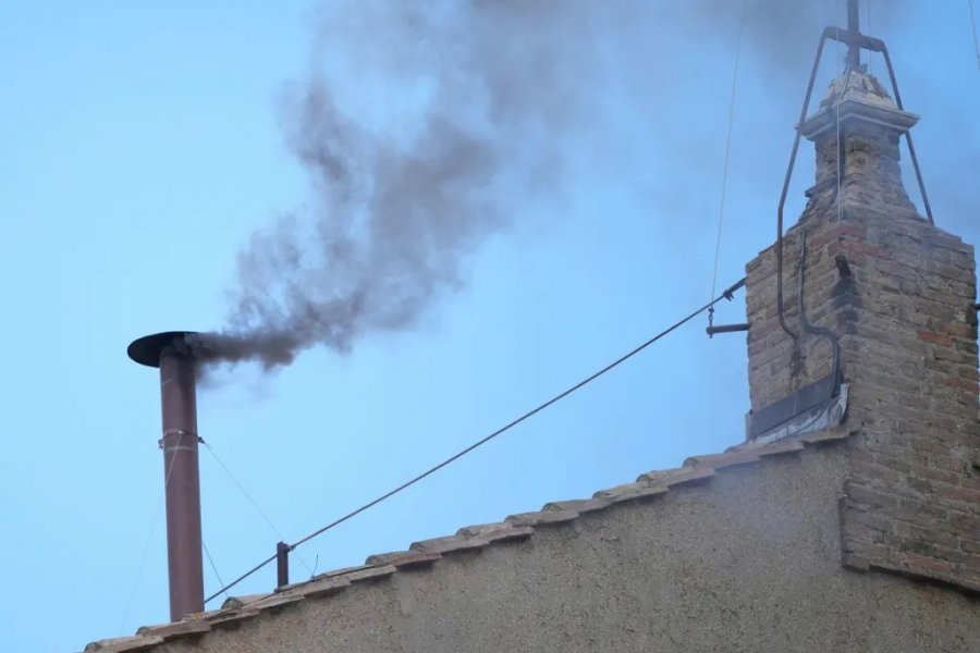 Conclavul de la Vatican a intrat în turul trei