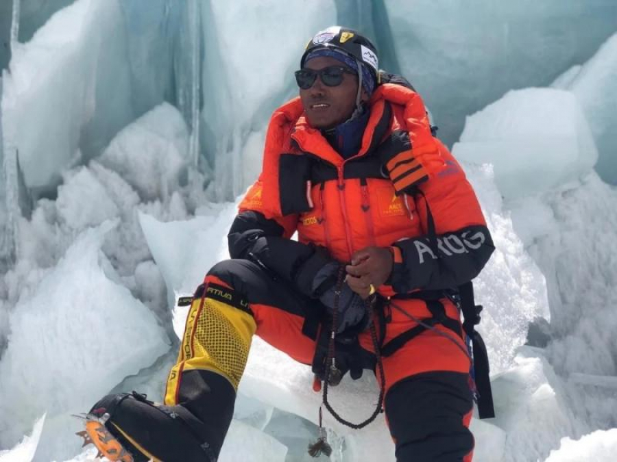 A escaladat Everestul pentru a 26-a oară