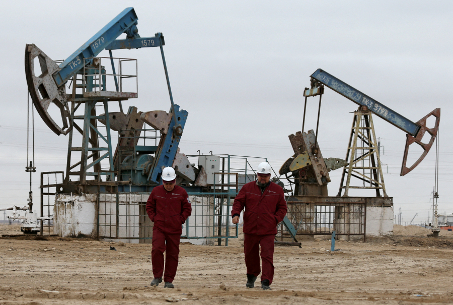 Rusia pierde prin plafonarea prețului la petrol