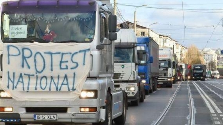 Patru organizaţii patronale din transporturi (din şase) nu renunţă la protestele anti-RCA