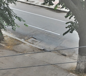 GURILE DE SCURGERE din Galaţi, CURĂŢATE de Apă Canal pentru a nu se înfunda