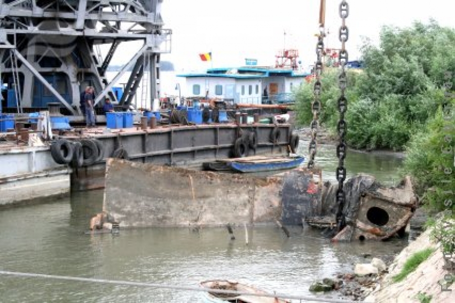 Încă o bucată din epava „Transilvania” a fost scoasă