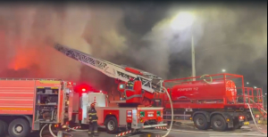 Ard depozitele! Incendiu de proporții în centrul comercial din Micro 39 (VIDEO)