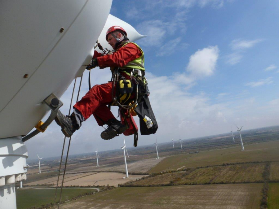 Primele meserii legate de energia eoliană