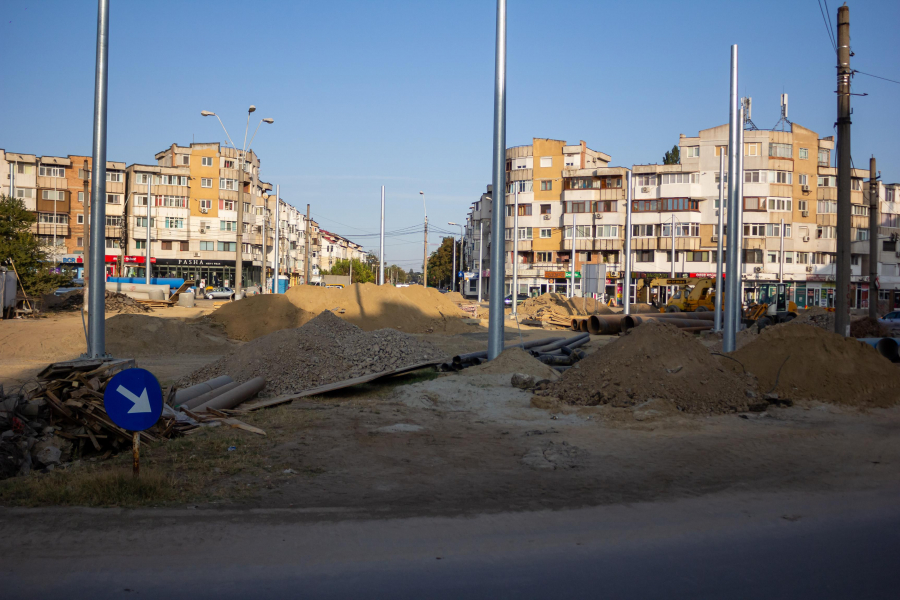 Restricţii de trafic, trasee deviate şi staţii noi de autobuz