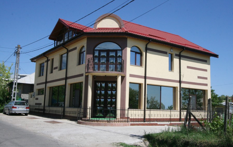 Interlopi din patru judeţe au cuib la Vârlezi, la adăpostul unui club "de fiţe"