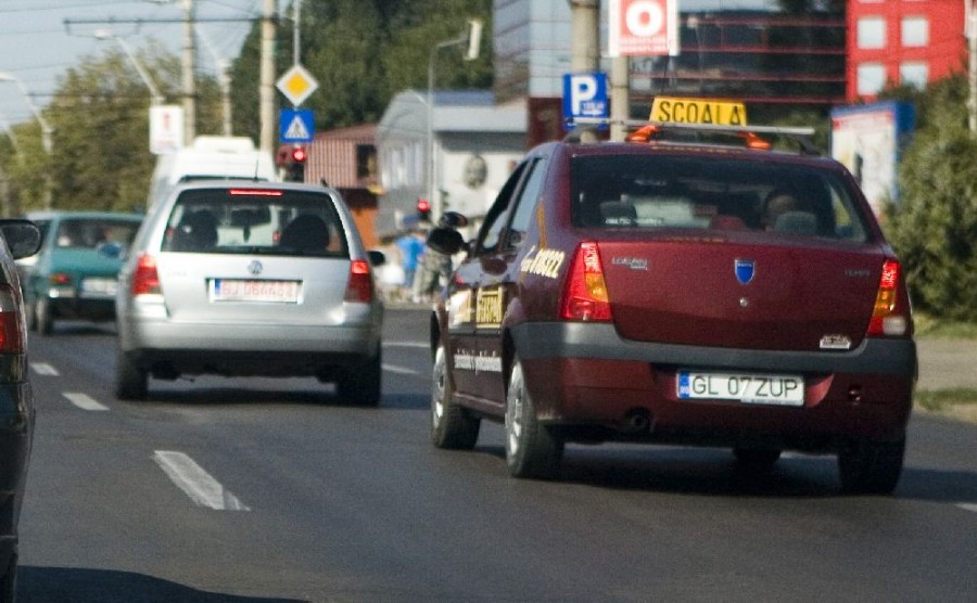 Proba de traseu taie în carne vie la examen. Vezi câţi gălăţeni reuşesc să ia permisul auto