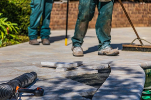 Cum să prelungești durata de utilizare a gresiei de exterior: secrete de &icirc;ngrijire pentru terase, balcoane și alei