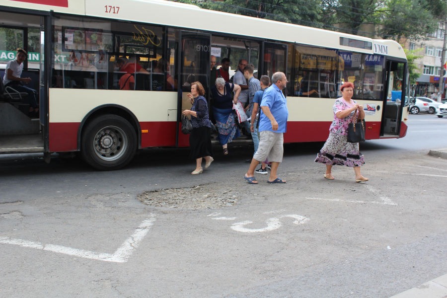 Controlor Transurb, agresat de un călător fără bilet