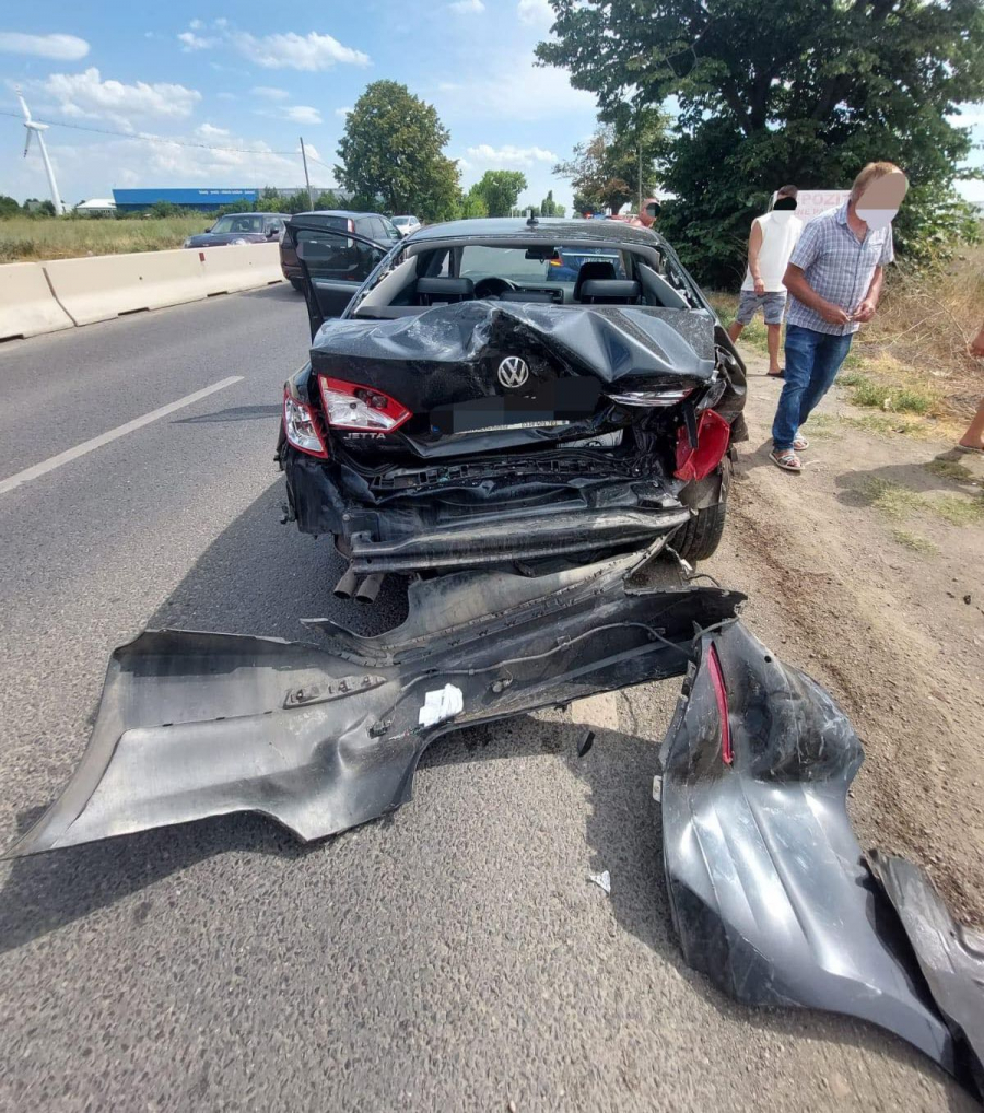 Accident cu două persoane rănite, produs de un șofer beat