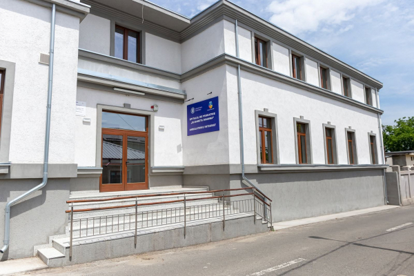 Un spital din Galaţi îşi caută manager