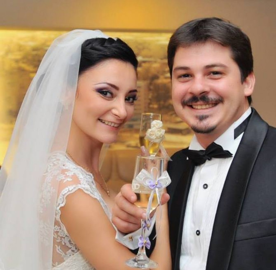 Nuntă inedită la Tulcea: Gălăţeanca Oana Pisaroglu a fost mireasă pe scenă