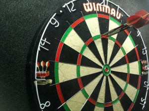 Primele competiţii de darts din Galaţi încep vineri 