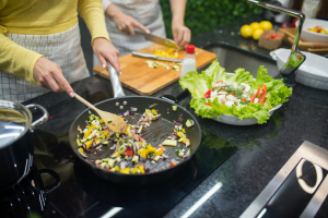 Aplică aceste 5 reguli de frugalitate în bucătărie și vei reuși să gătești cele mai gustoase preparate mai ieftin