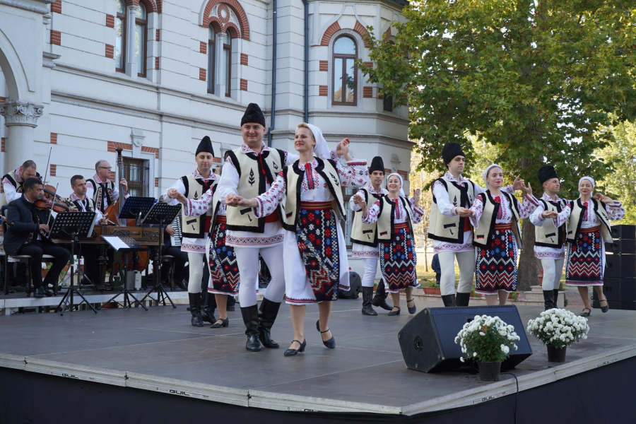 Concert de muzică populară la Muzeul Eparhial