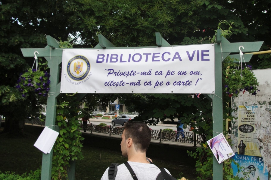 "Biblioteca vie" se deschide în parcul Eminescu