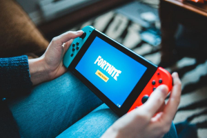 De ce tradițiile influențează modul &icirc;n care copiii din &icirc;ntreaga lume trăiesc experiența Fortnite