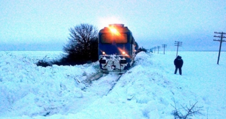 Un bărbat a fost tăiat de o locomotivă la Independenţa