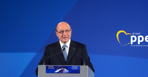 Traian Băsescu a fost externat din spital. Familia lui are 60 de zile pentru a elibera vila de protocol