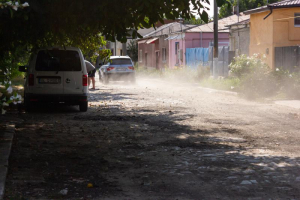 Străzi fără asfalt şi cu reţele de apă vechi de o sută de ani. Documentaţie de reabilitare a uliţelor oraşului (FOTO)