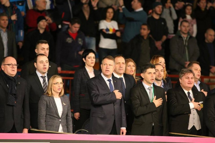 SIMONA HALEP LA GALAŢI/ Preşedintele Klaus Iohannis şi Ion Ţiriac au venit la FED Cup (VIDEO)