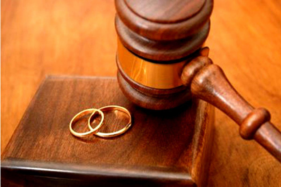 Trădarea şi bătaia îi împing pe români la divorţ