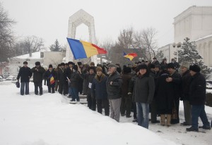 Iarna vine cu îngheţarea pensiilor şi salariilor