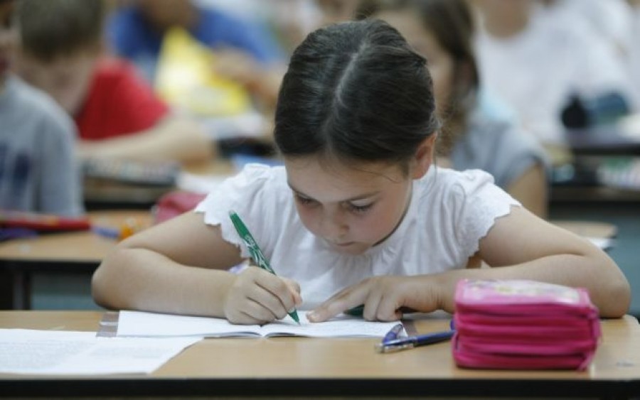 A început febra ÎNSCRIERILOR LA ŞCOALĂ. Luni se afişează planul de şcolarizare şi numărul de clase