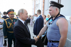Vladimir Putin: Marina rusă poate efectua „lovituri imprevizibile” dacă este necesar