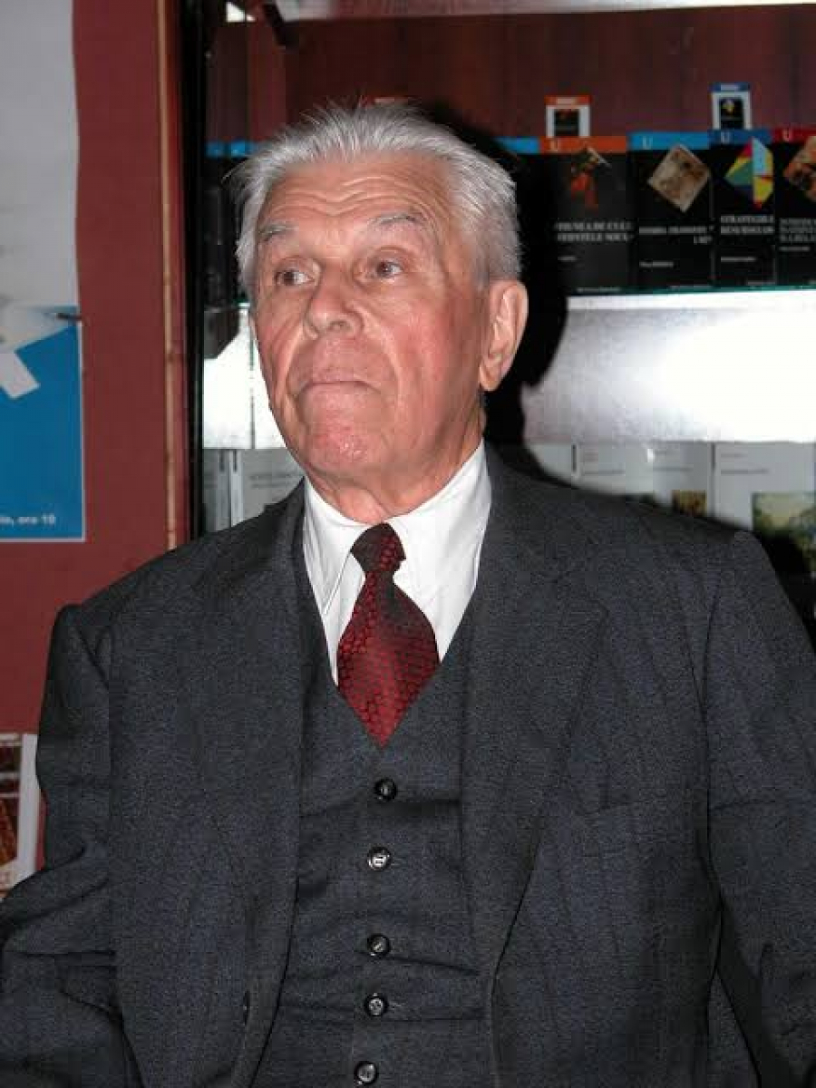 Cariere. Constantin Ciopraga, un model de intelectual