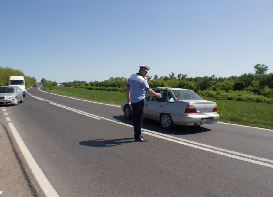 1.400 de şoferi, făcuţi pietoni în trei zile