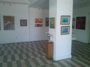 La Galeriile „Mantu”: Plasticieni brăileni, într-o expoziţie